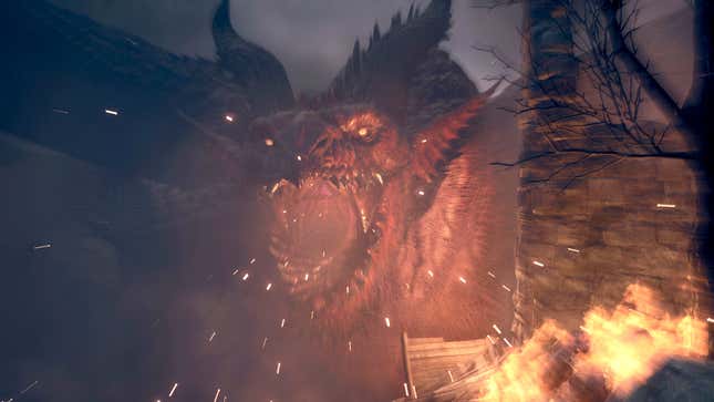 Красный дракон Dragon's Dogma 2 рычит на камеру, когда вокруг него загораются и сгорают предметы.