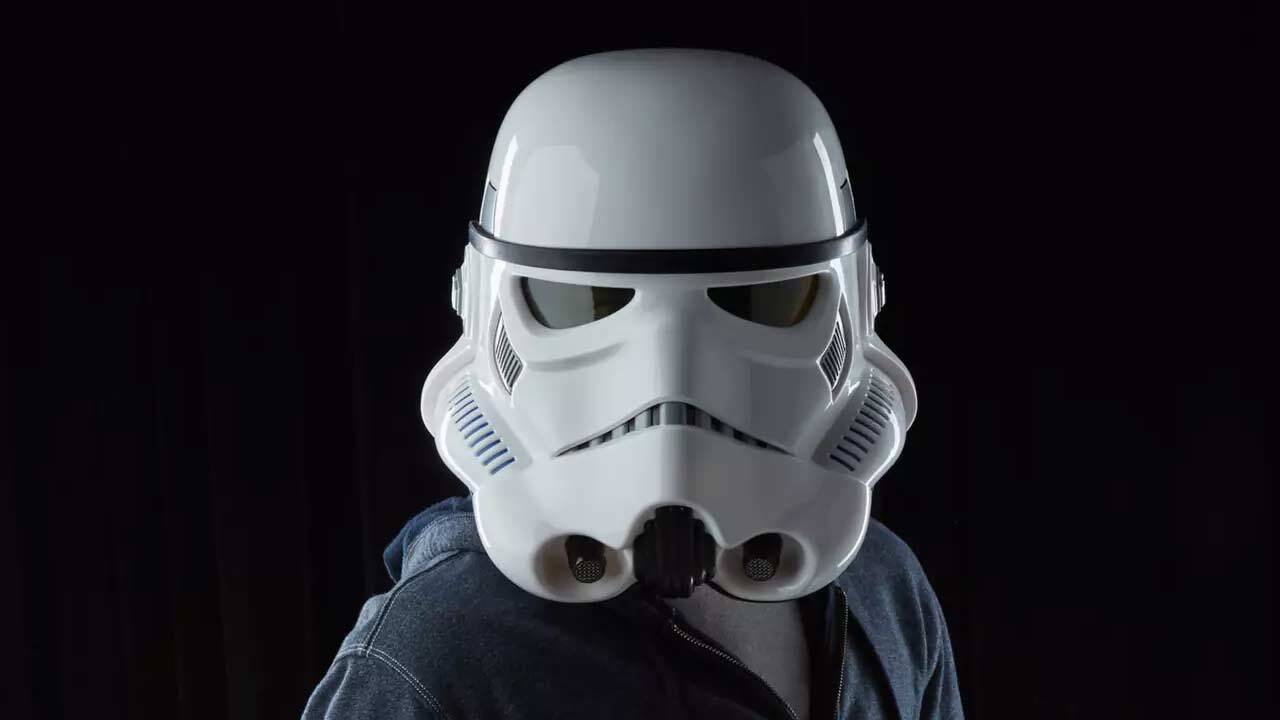 Электронный шлем Имперского штурмовика «Звездных войн»
