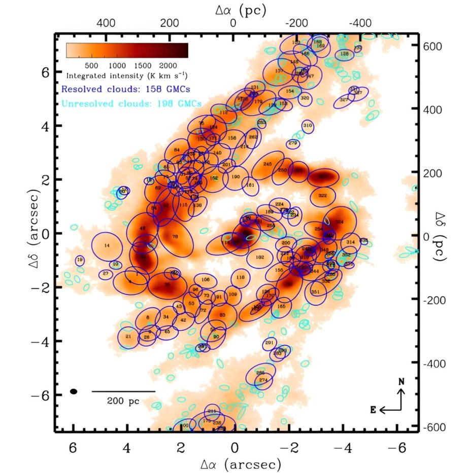 Астрономы исследуют гигантские молекулярные облака в галактике NGC 613