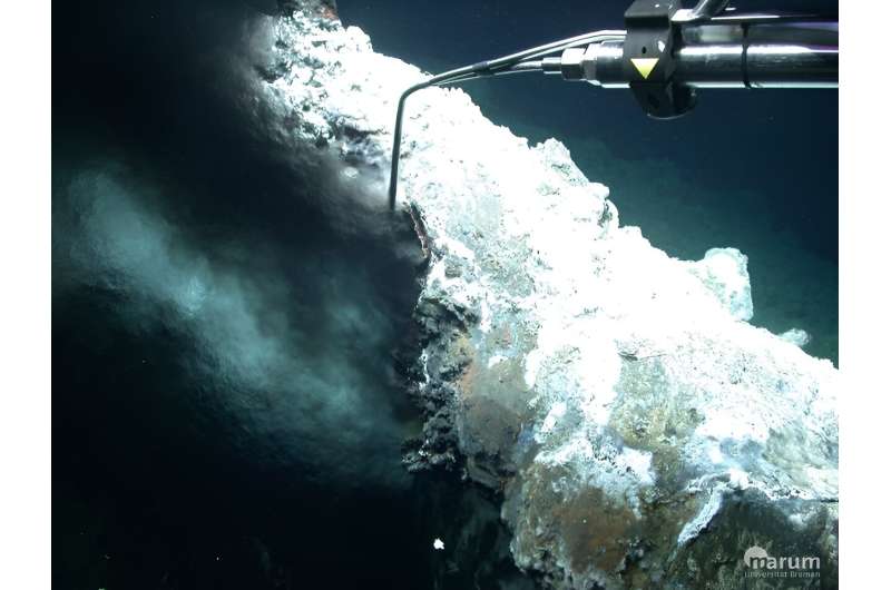 Исследование недавно обнаруженных гидротермальных источников на глубине 3000 метров у берегов Шпицбергена